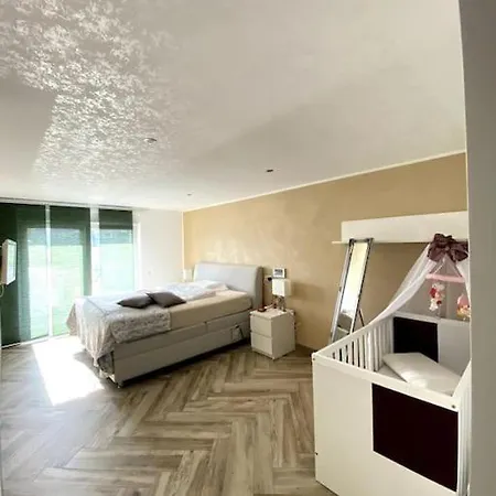 Mit Pool Villa Siegburg