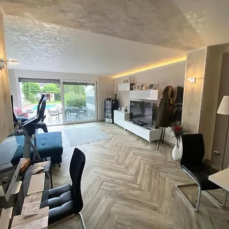 Villa Mit Pool Siegburg