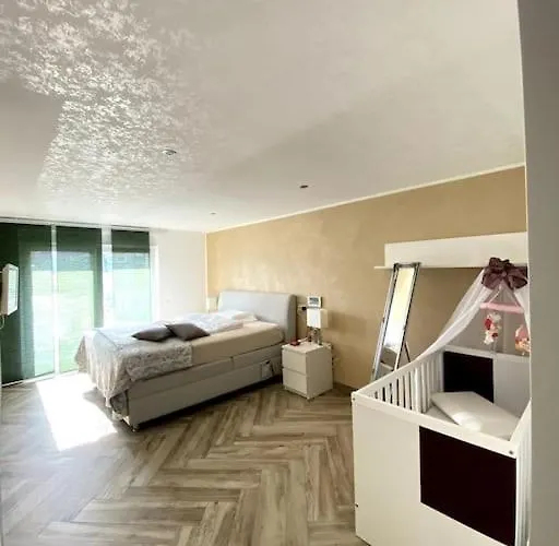 Mit Pool Villa Siegburg